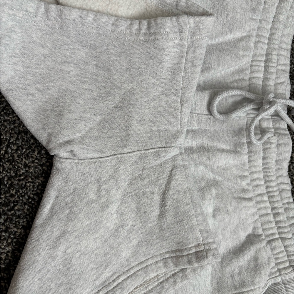 Aritzia Cozy fleece boyfriend short - Picture 4 of 5
